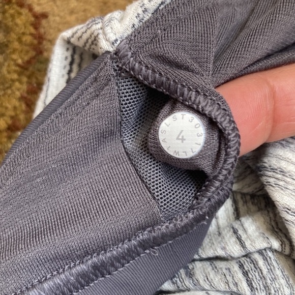 Lululemon Raise the Barre Tank Top - Picture 6 of 8